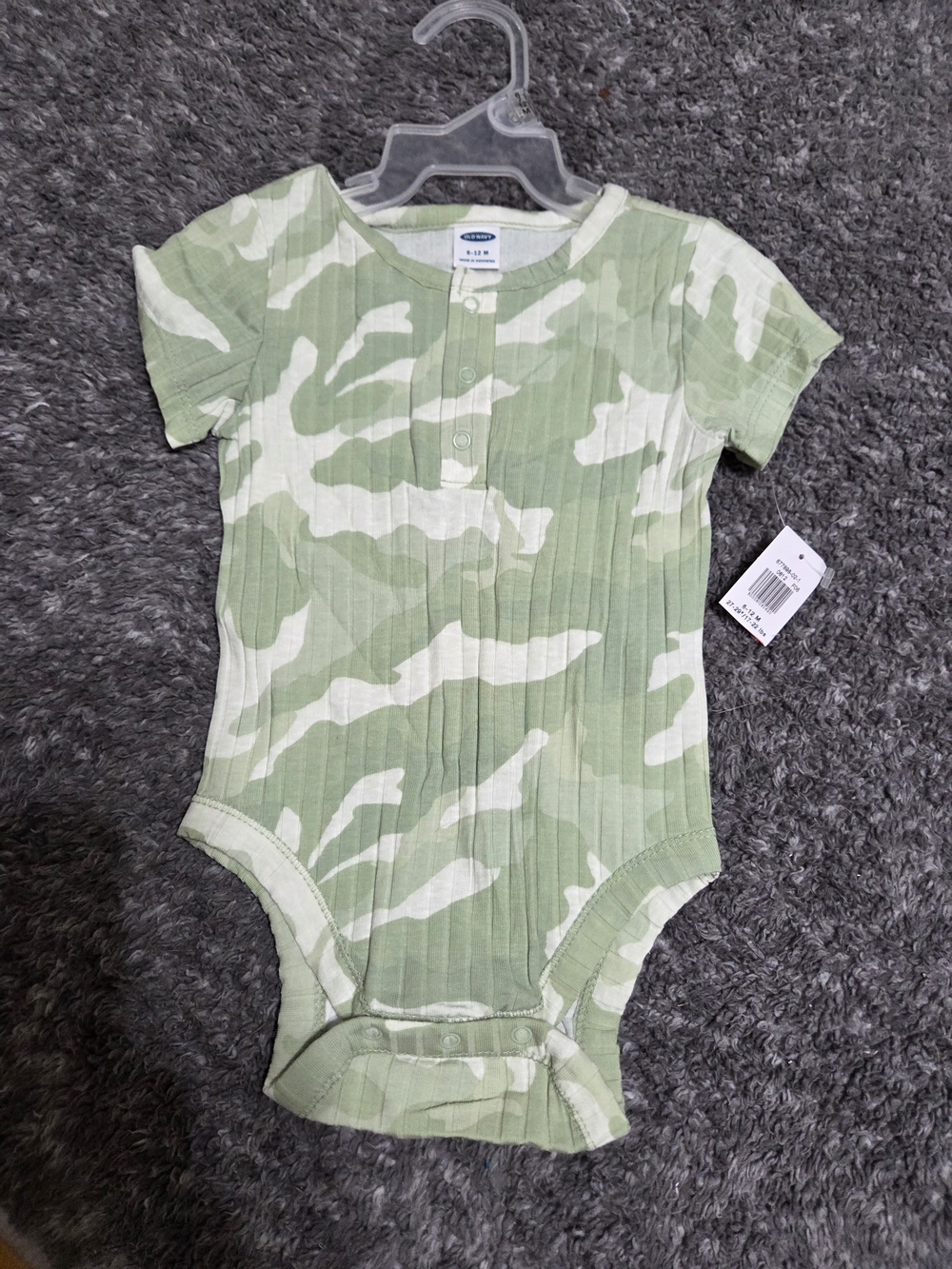 Old Navy Green and White Camo Ribbed Baby One-Piece